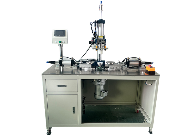 Automatic rolling machine