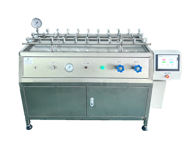 High-pressure overpressure fatigue testing integrated machine
